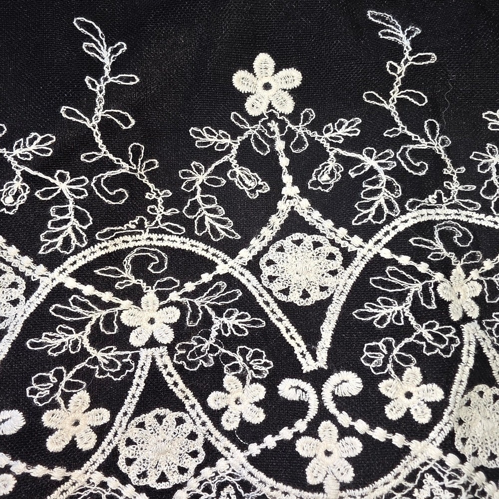Ryan Michelle Black White Halter Dress Floral Embroidered Hem Size Small - Picture 3 of 7